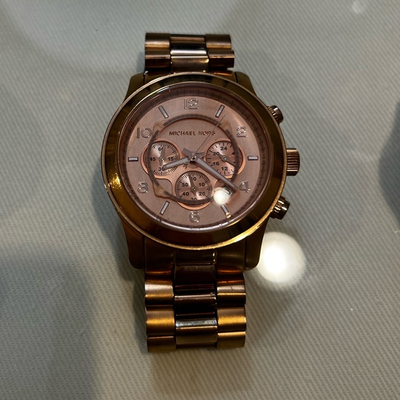Michael Kors Rose Gold Watch - Picture 1 of 3